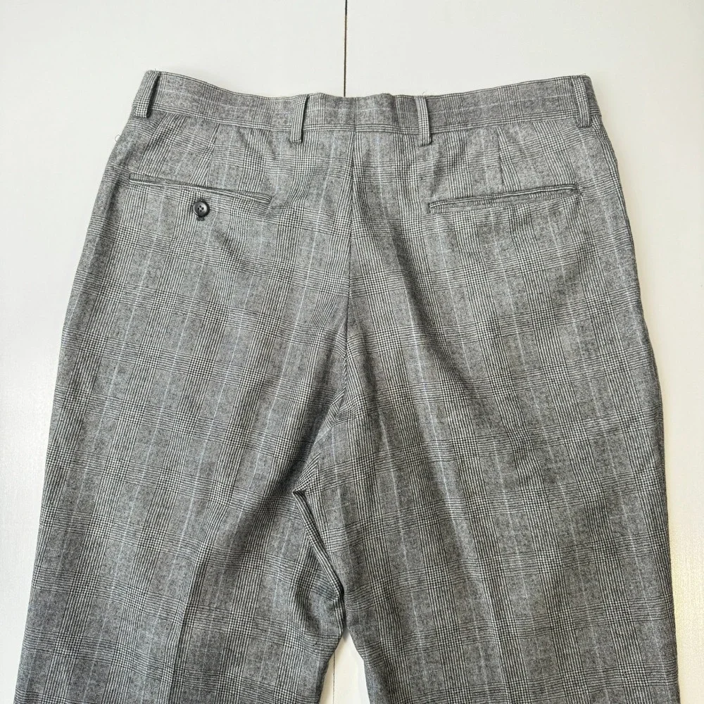 Jos A Bank Executive Collection 100% Wool Pleated Pants Grey Plaid 36R